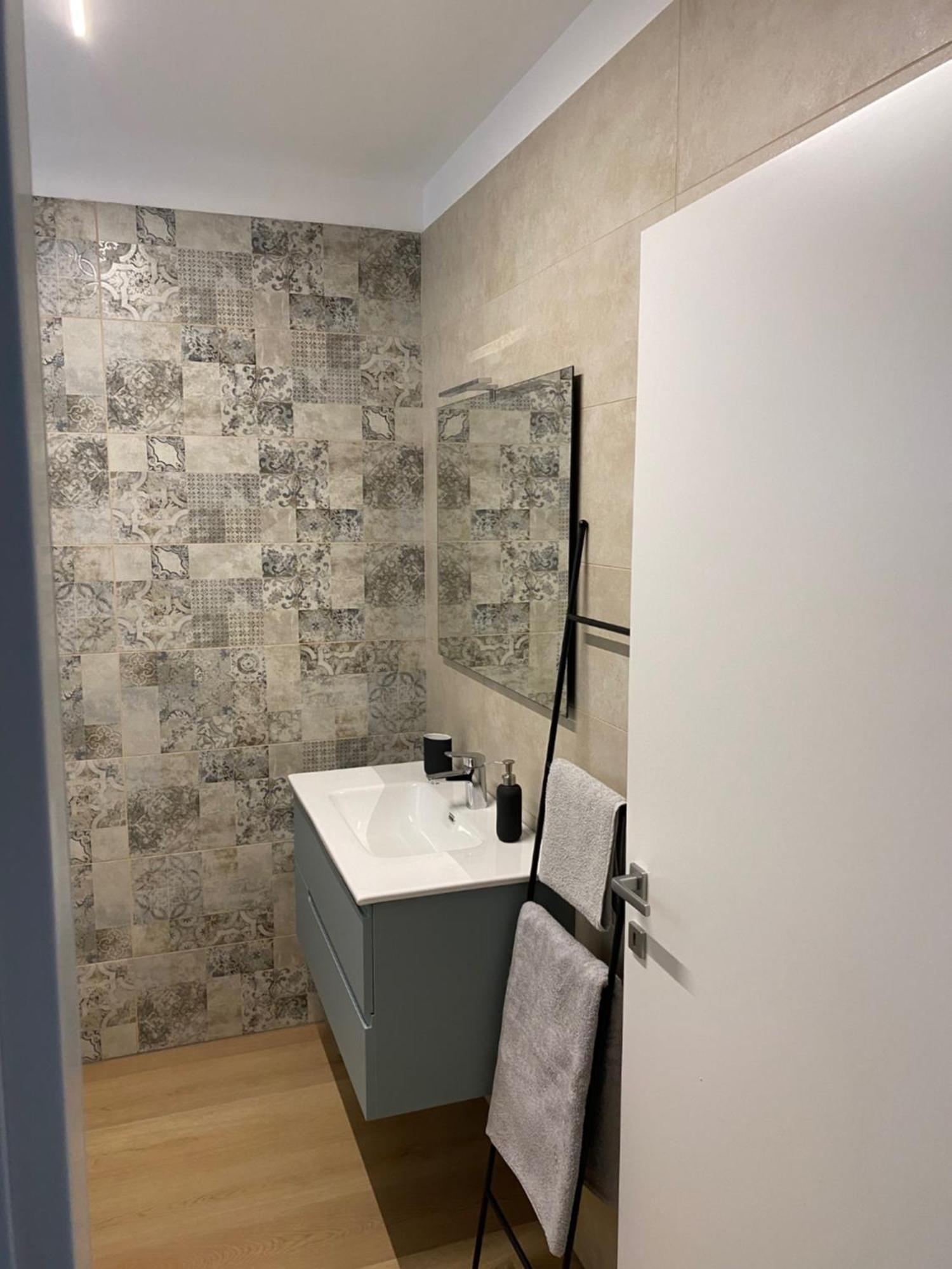 Lotus Garda Bed & Breakfast Riva del Garda Ngoại thất bức ảnh