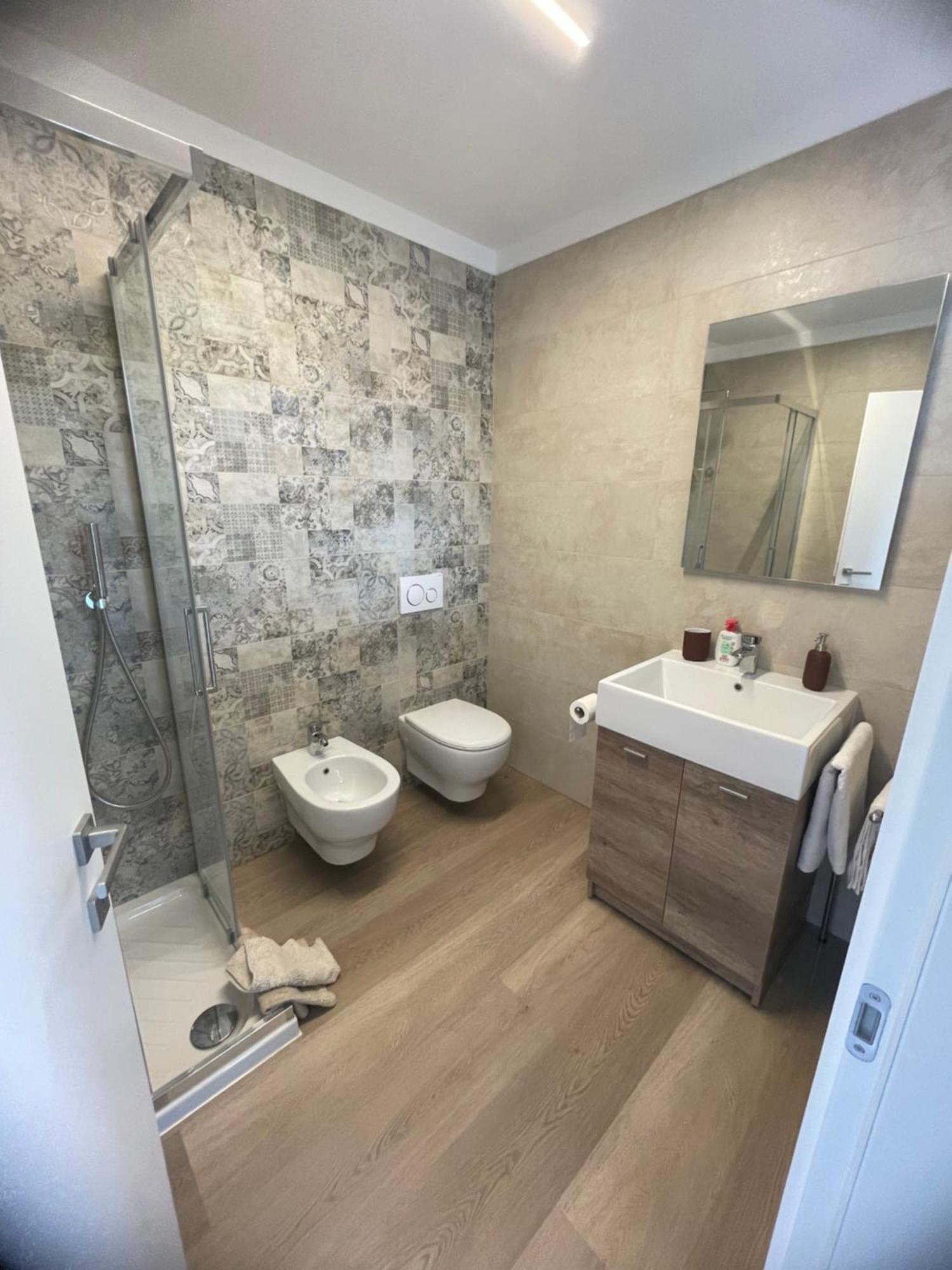 Lotus Garda Bed & Breakfast Riva del Garda Ngoại thất bức ảnh
