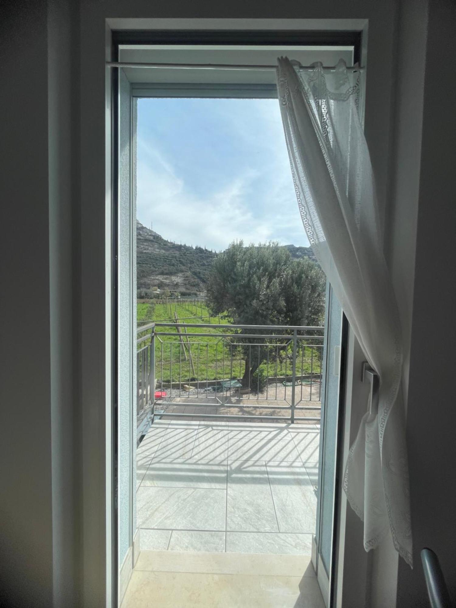Lotus Garda Bed & Breakfast Riva del Garda Ngoại thất bức ảnh
