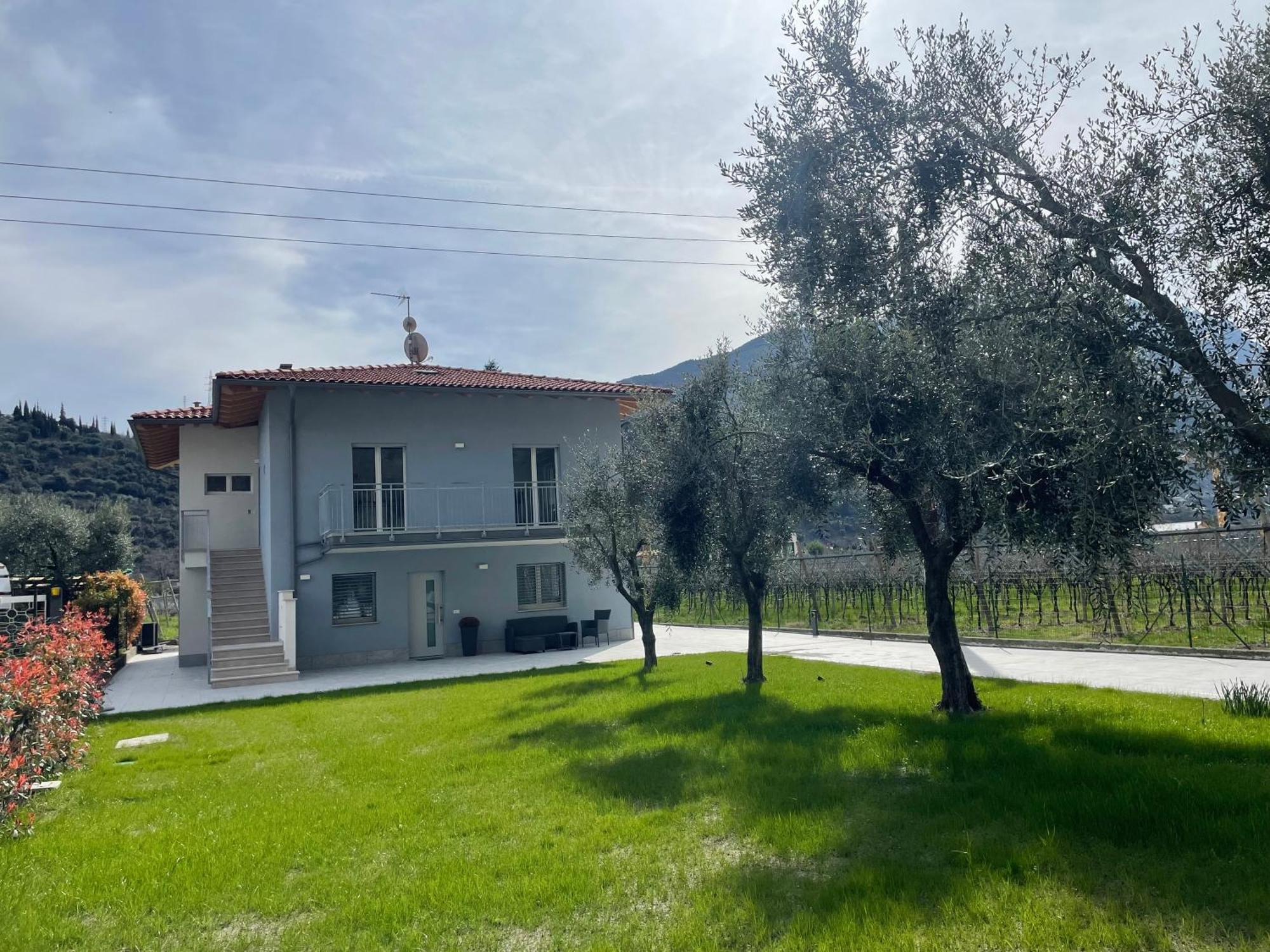 Lotus Garda Bed & Breakfast Riva del Garda Ngoại thất bức ảnh